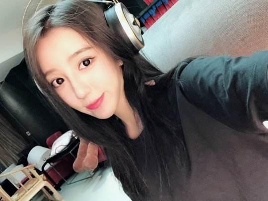 斗鱼女主播妮酱,直播界的璀璨明星